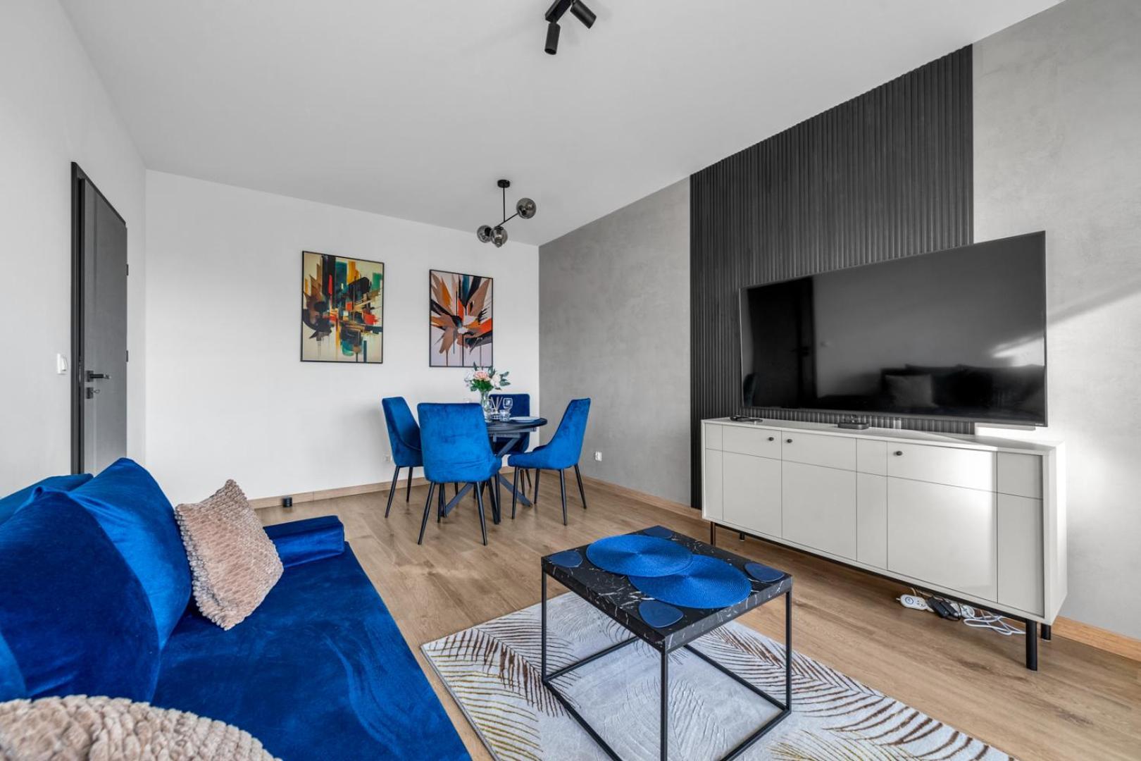 Apartament Praga - Modern Apt, Parking, Near River - By Rentujemy *