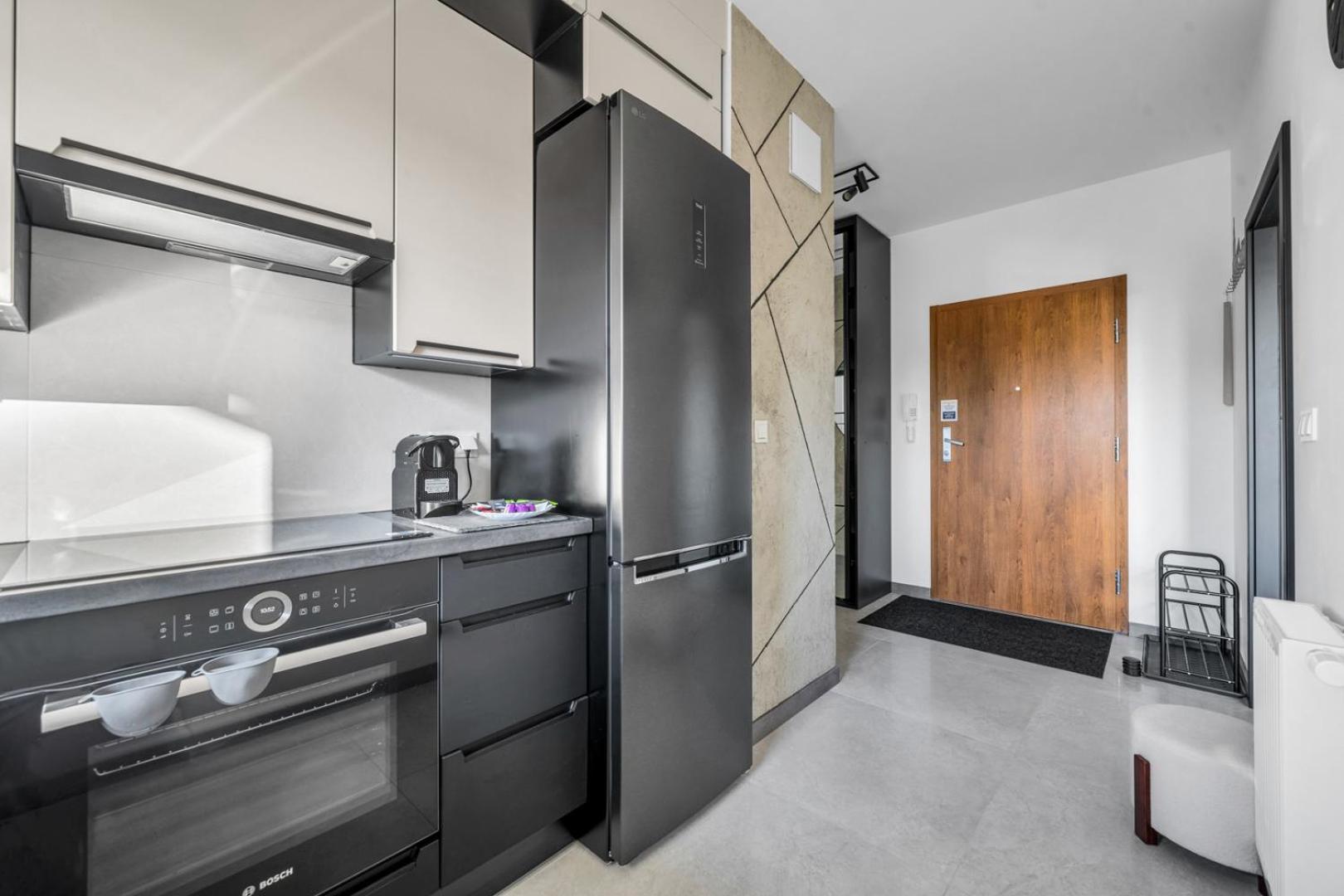 Praga - Modern Apt, Parking, Near River - By Rentujemy